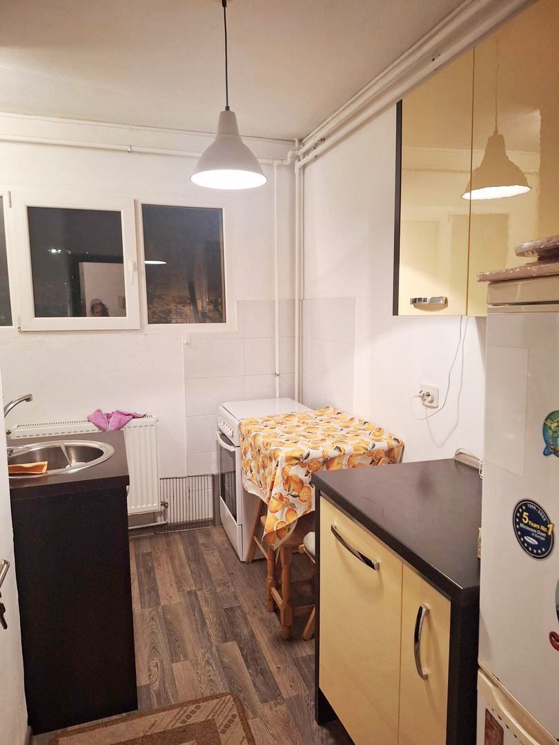 Garsoniera in bloc de apartamente piata Astra - Poză 2