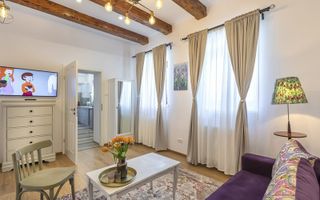 Proprietate unică de închiriat | Ultra-central, la 2 minute de Piața Sfatului - Poză 3