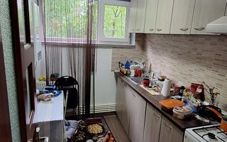 Apartament decomandat 2 camere Rovine Dezrobirii etaj 3 - Poză 3