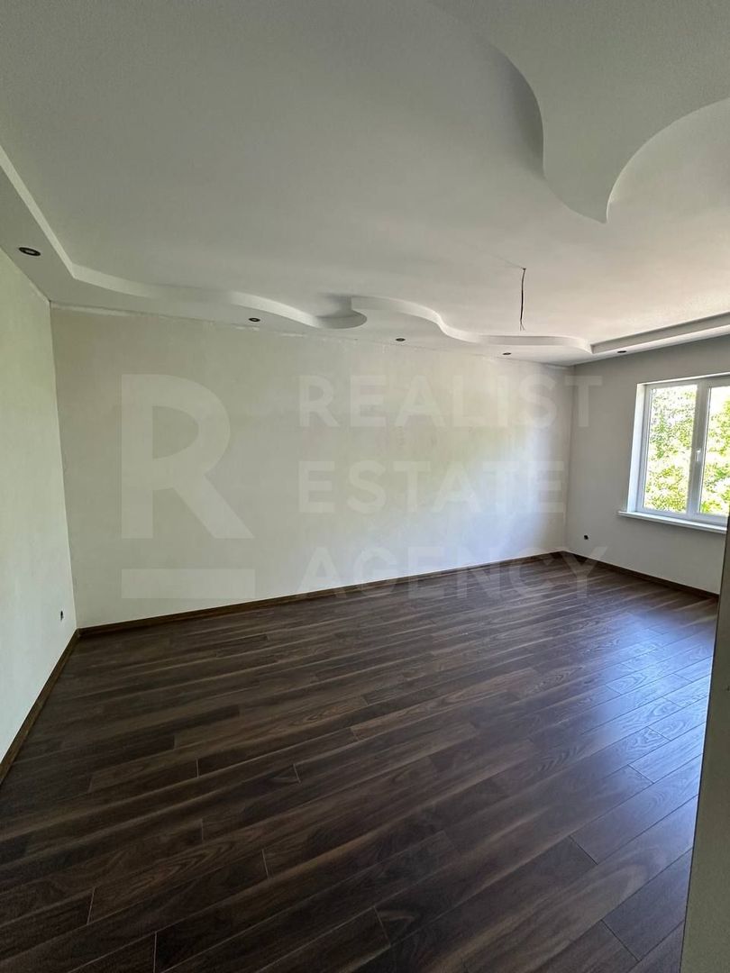 Vânzare 2 case pe un teritoriu, situată pe satul. Marandeni. - Poză 9