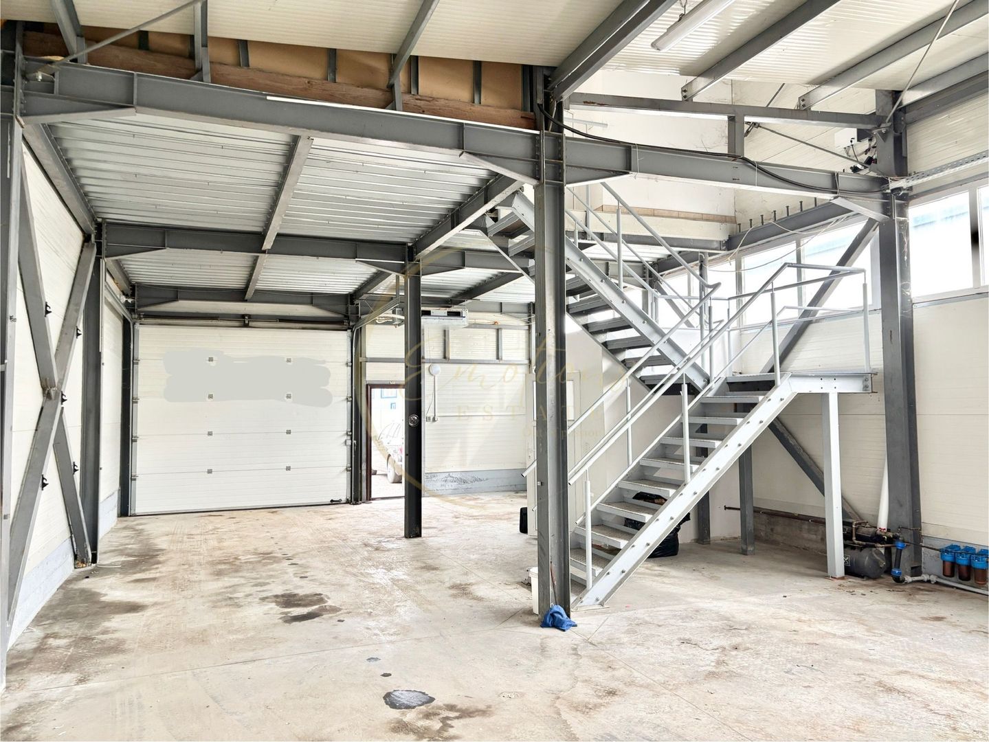 Hala nouă de închiriat — 310 mp utili, vizibilitate excelentă, dotări premium - Poză 3