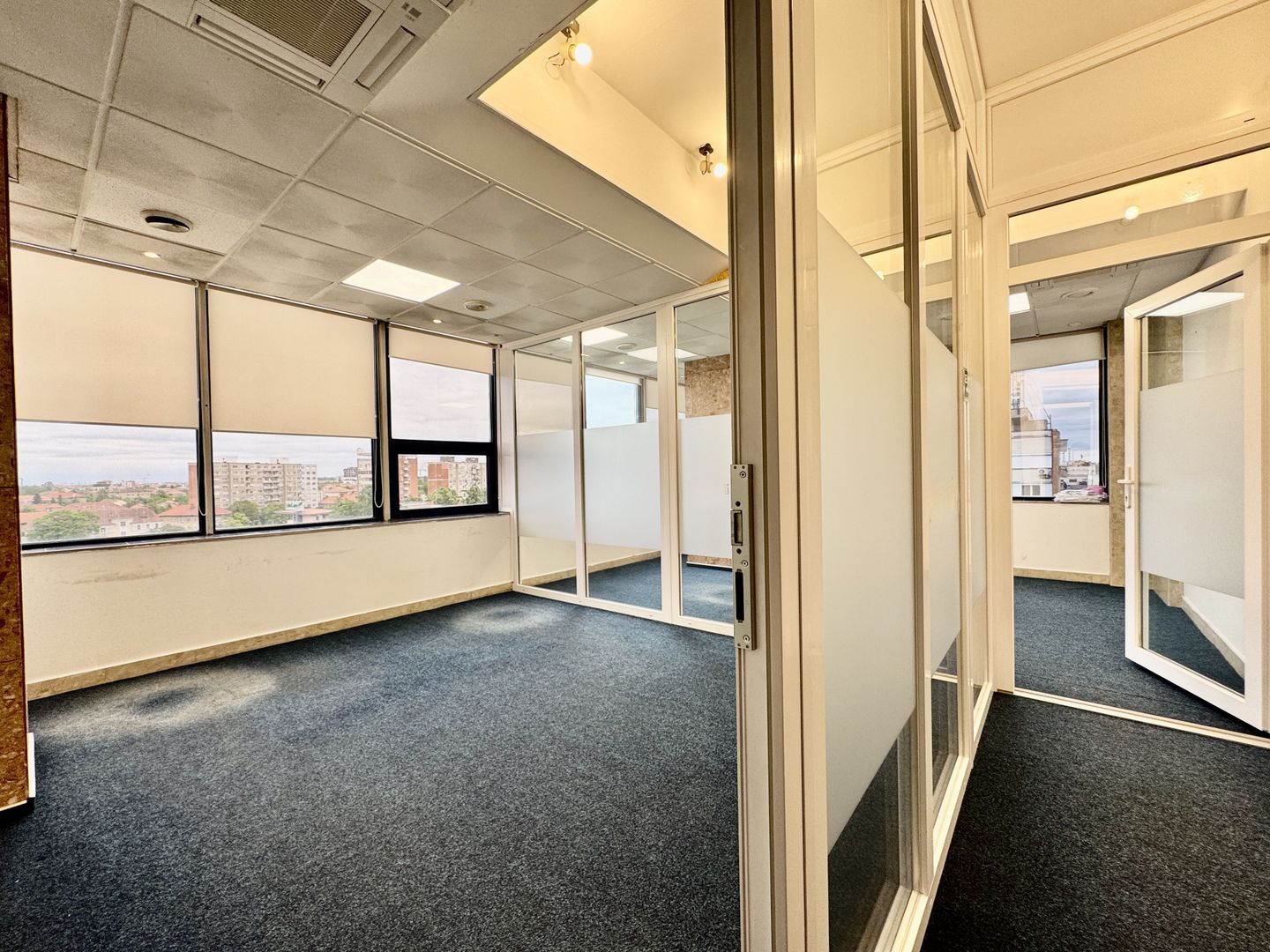 Birou de închiriat – flexibil și adaptabil nevoilor tale - Poză 7