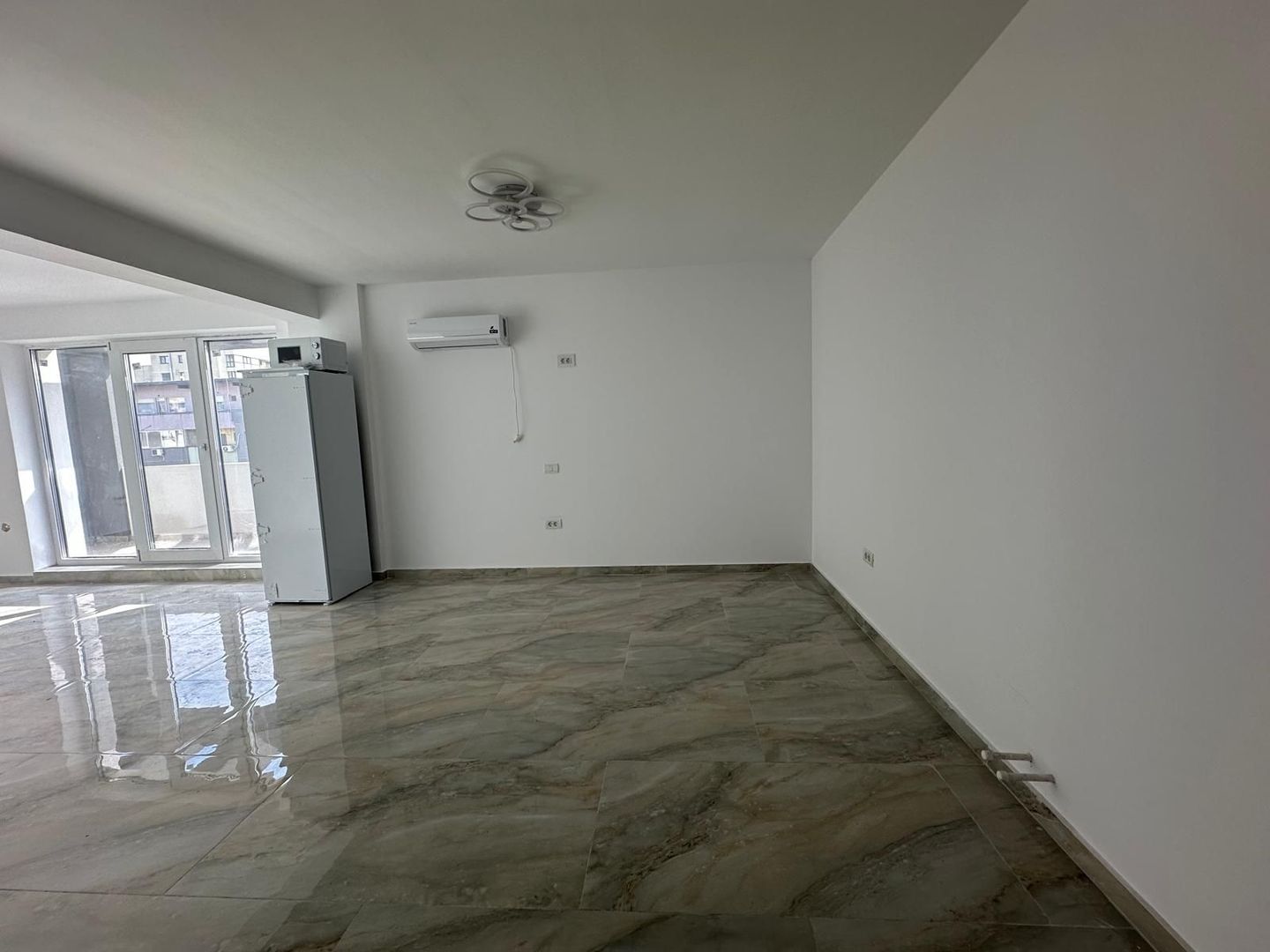Apartament 2 camere de vanzare Tomis Plus - Poză 3