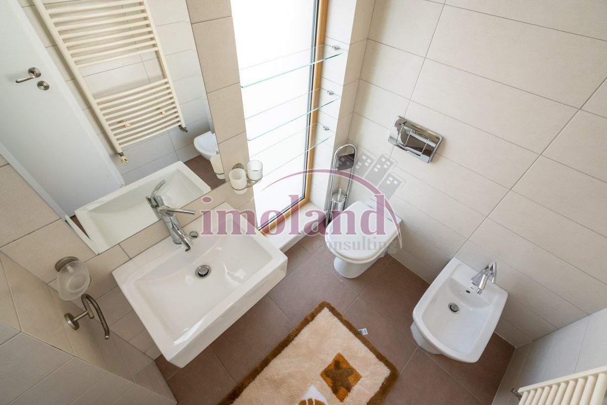 Inchiriere - apartament - 3 camere cu terasa - Aviatorilor - Poză 8