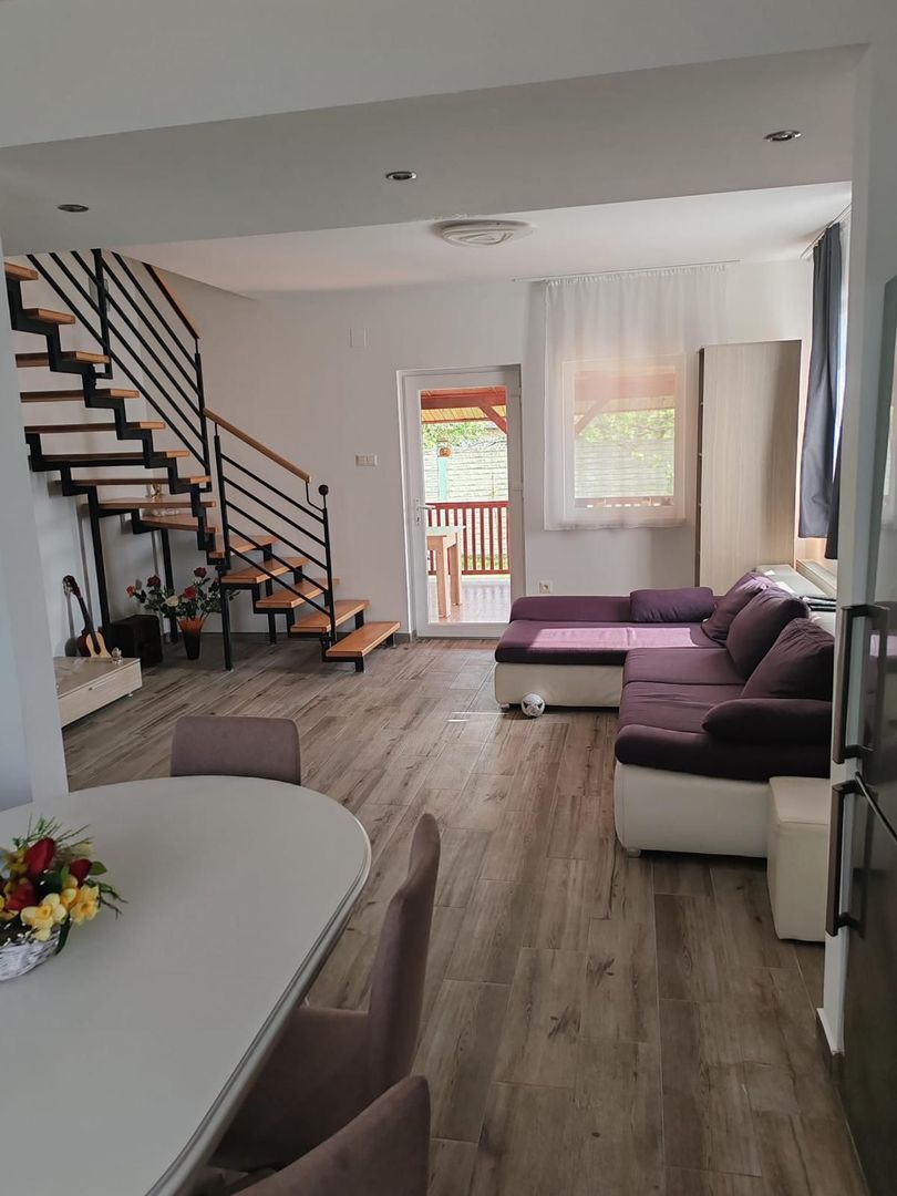 VÂNDUT! I 1/2 Duplex P+1 I Sânmihaiu Român - Poză 1