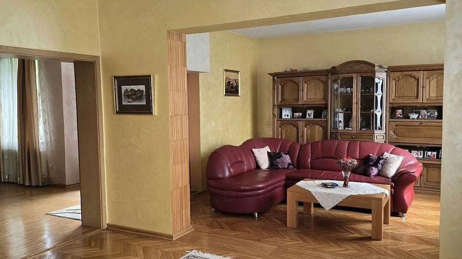 Casă în centrul municipiului Alba Iulia - Poză 4