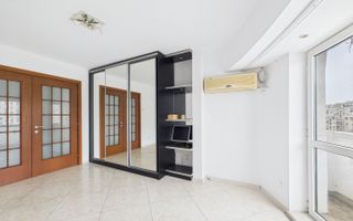 Apartament cu 3 camere de vanzare - Spatiu versatil - Rond Alba Iulia - Poză 3
