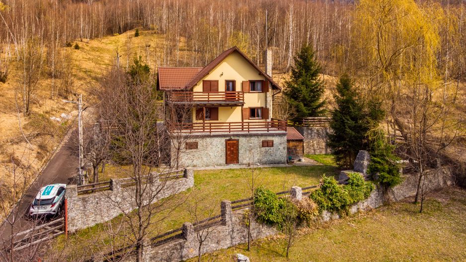 Casă de vacanță în Poiana Mărului. - Poză 17