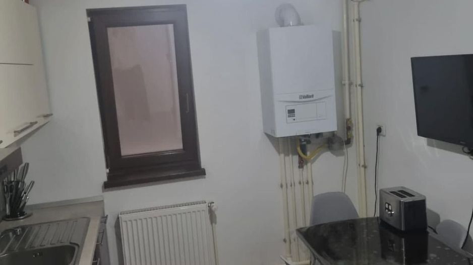 Vand sau schimb apartament 3 camere - Poză 5