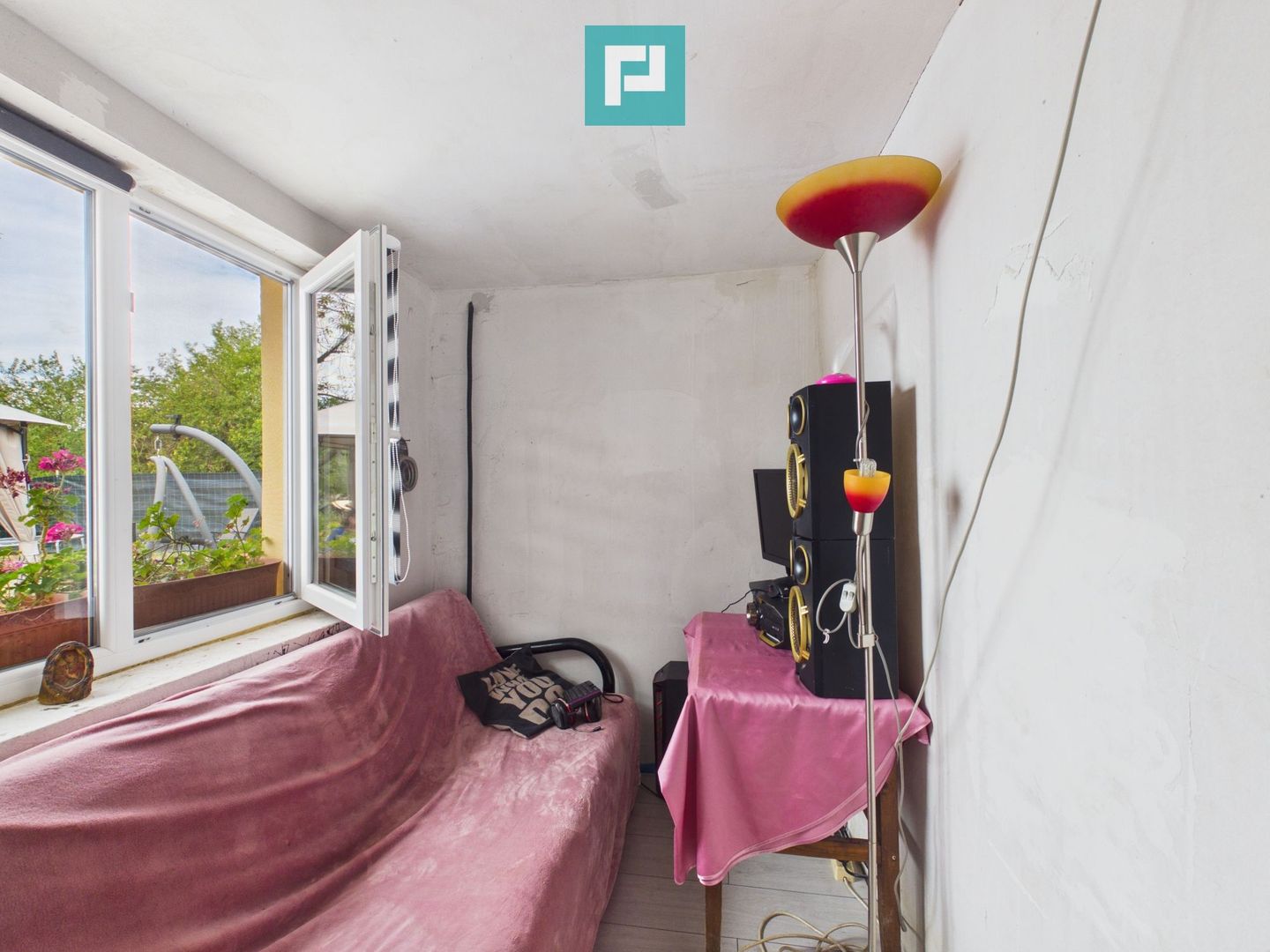 Casă individuală 3 camere,teren de 1500Mp Bătania - Poză 9