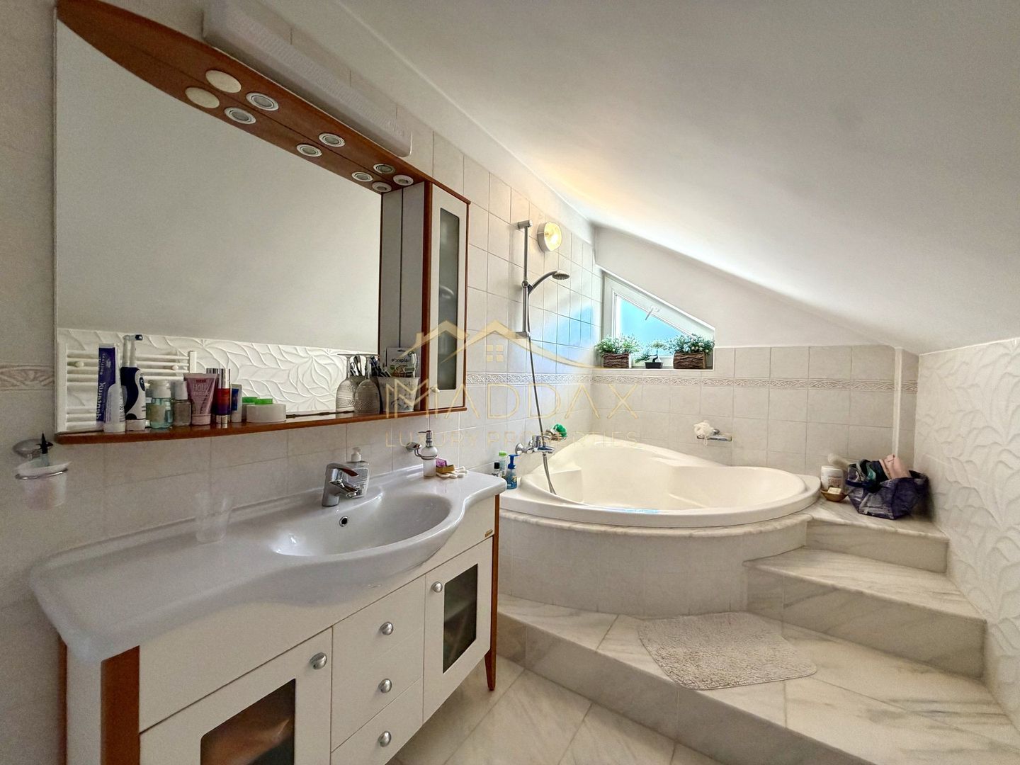 Vila cu 6 camere *485 mpc // *1.670mp teren* // 8 locuri parcare // Sisești - Poză 38