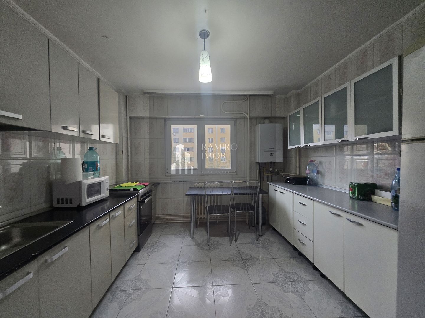 Apartament 104mp-utili 2bai centrala -an 1985 -Bd. Chisinau /Mega Mall - Poză 4