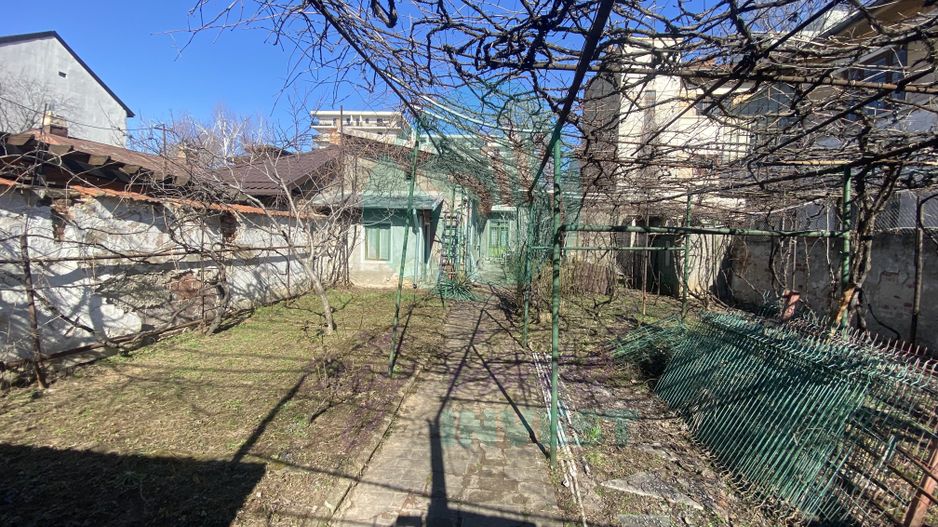 Casă cu teren generos lângă Bulevardul Banu Manta - Poză 6