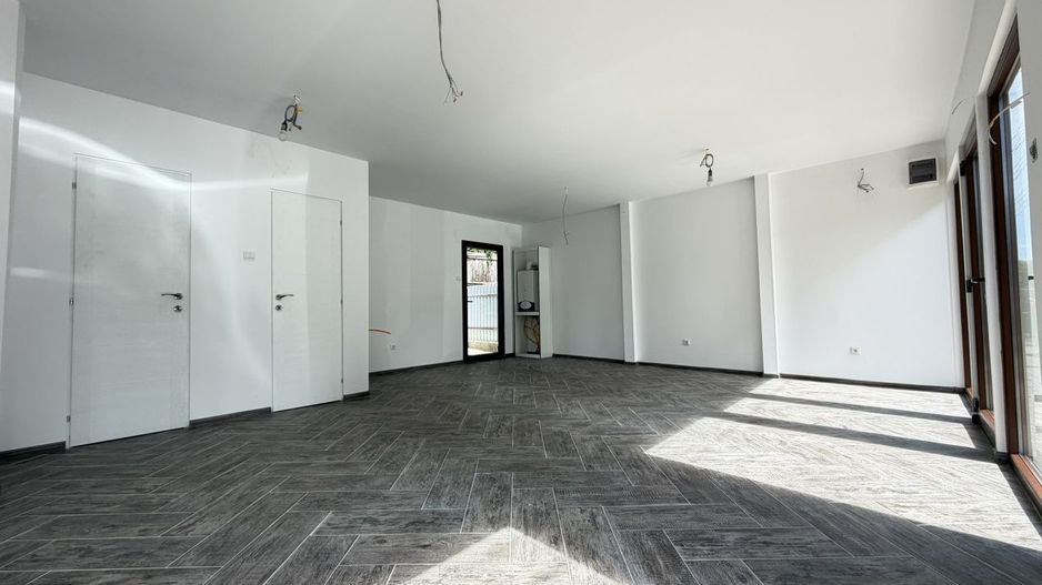Inchiriere Spațiu Comercial 36 mp - Str. Corneliu Coposu - Carei - Poză 3