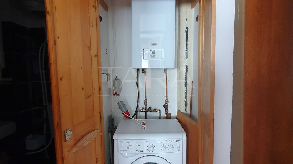 Apartament cu 4 camere decomandate, centru de cartier. - Poză 8