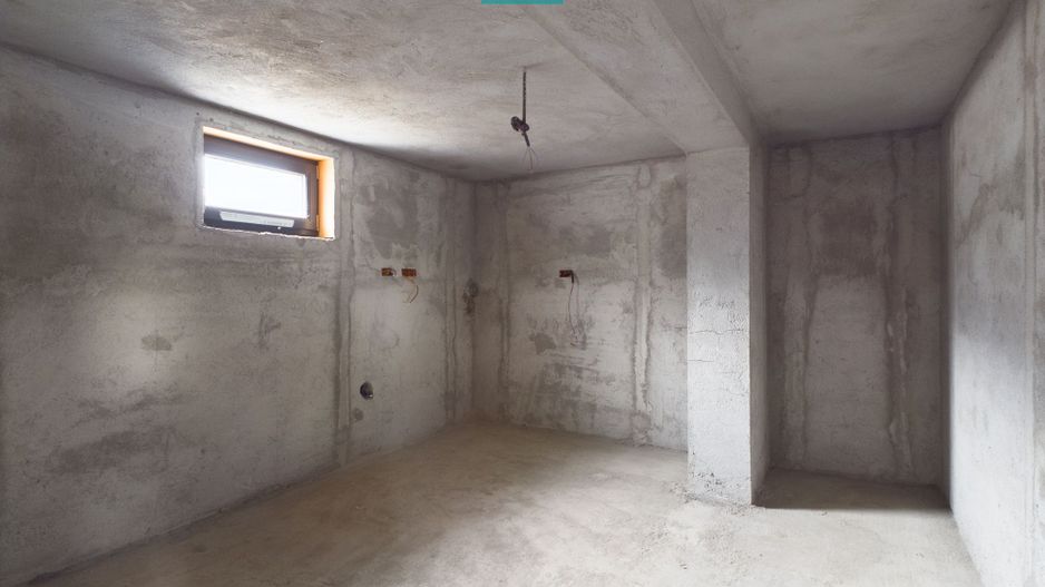 Vilă modernă pe 3 niveluri la gri în Poltura - Poză 17