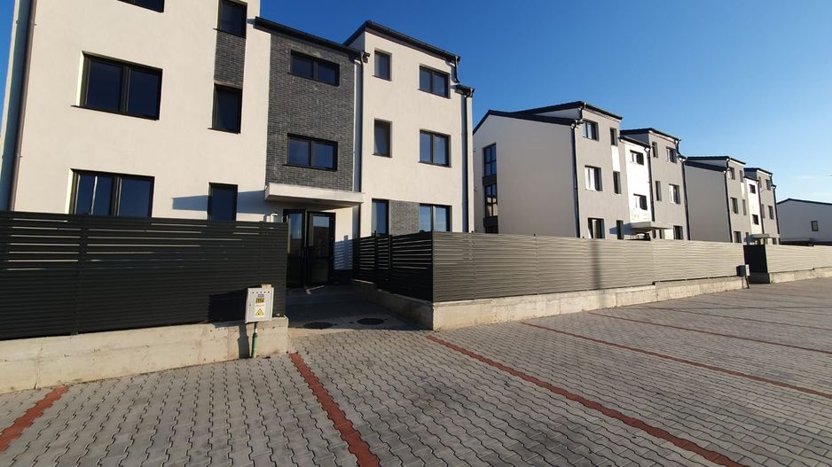 Locuință modernă, 2 camere decomandate, bloc tip vilă, Sânpetru - Poză 19