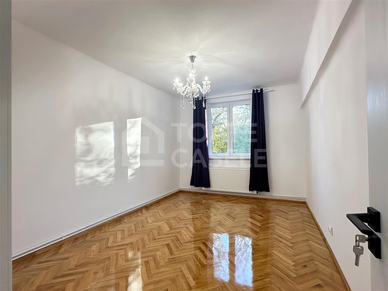 Apartament cu 2 camere, finisat modern, gradina, zona N. Titulescu - Poză 3