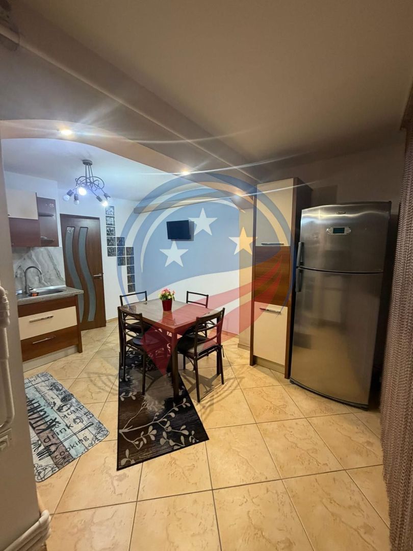 Închiriere apartament 3 camere decomandat – Craiovița Nouă - Poză 4