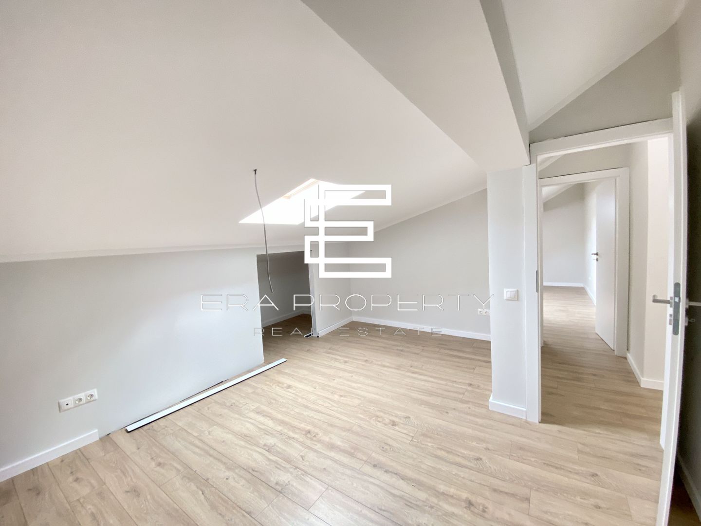 Penthouse 4 camere, 103 mp -intabulat - zona Aeroport Sibiu - Poză 8