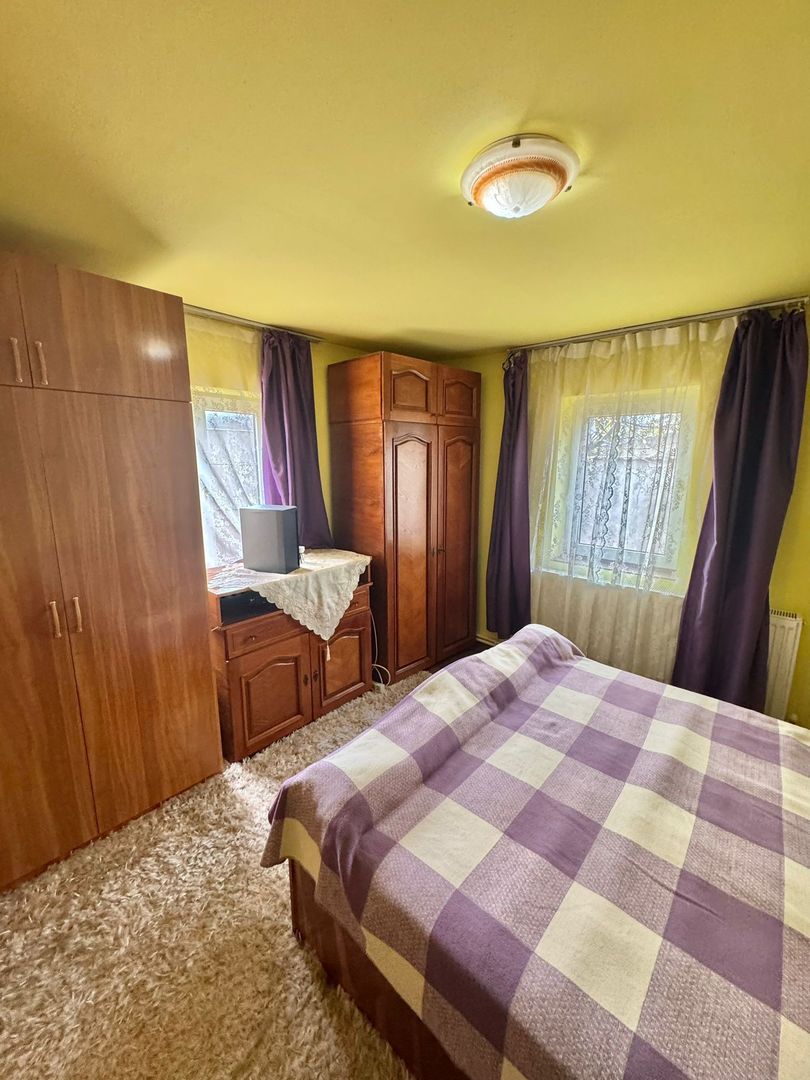 De vânzare casă cu 4 camere, garaj - Poză 5