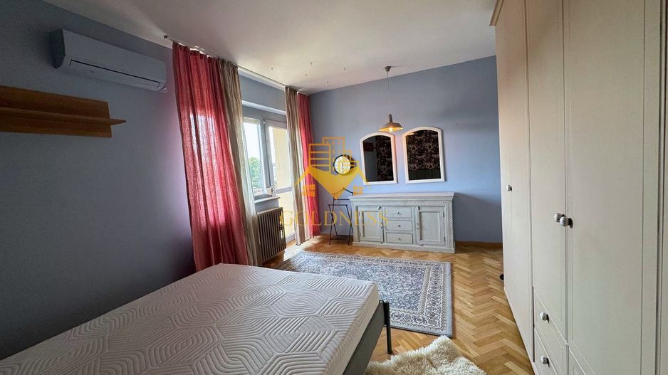 3 camere, Semicentral, 117mp, The Office, Bosch, Ntt Data, Paris - Poză 4