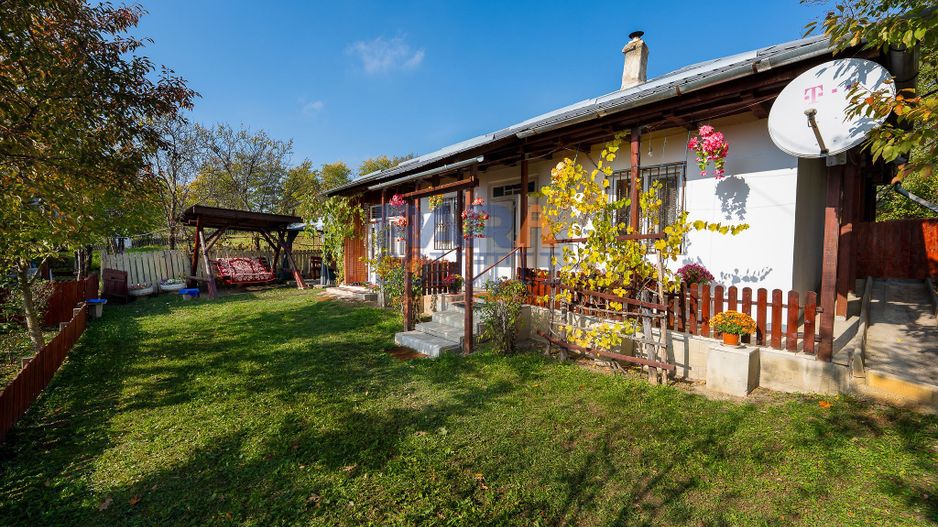 Căsuță frumoasa la țară cu toate condițiile necesare - Poză 1