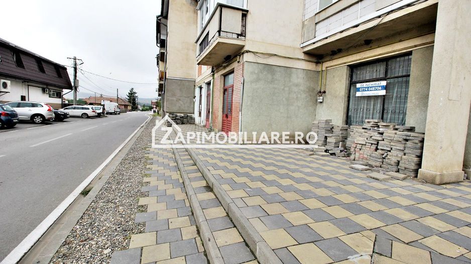 Hală + birouri si spatiu comercial 700 mp. teren 2.500 mp - Poză 7