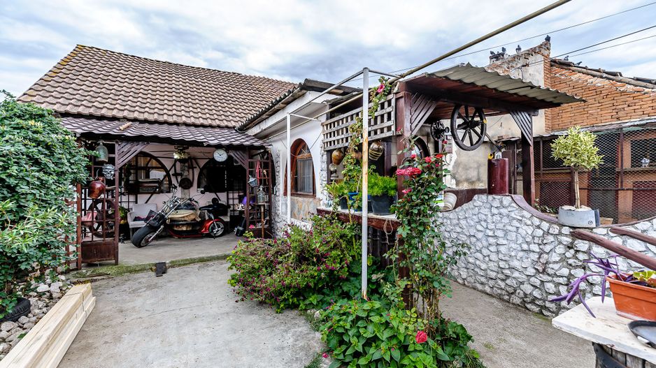 Casă din cărămidă 4 camere - Bujac - Poză 5