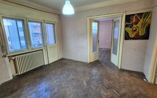 Apartament cu 3 camere - piata Unirii - Poză 1