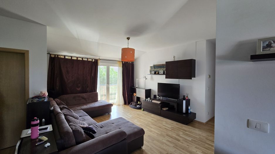 Apartament 2 Dormitoare, 2 Bai, Dumbravita, Curte interioara cu loc de joaca - Poză 1
