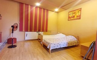 Casa cu 6 camere de vanzare in Rogerius/Stadion - Poză 9