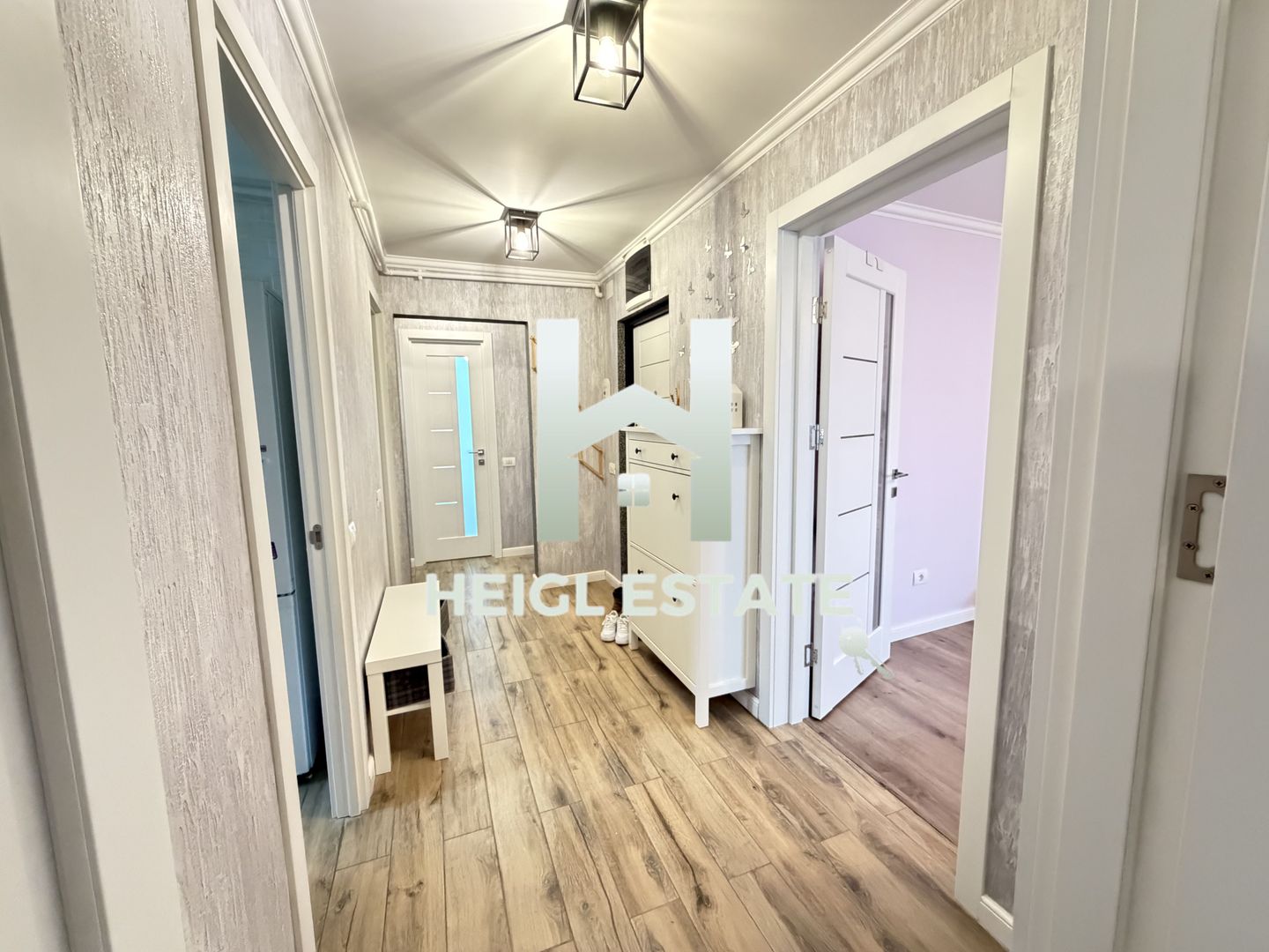 Apartament decomandat cu 3 camere si 2 bai in zona Soarelui - Poză 4