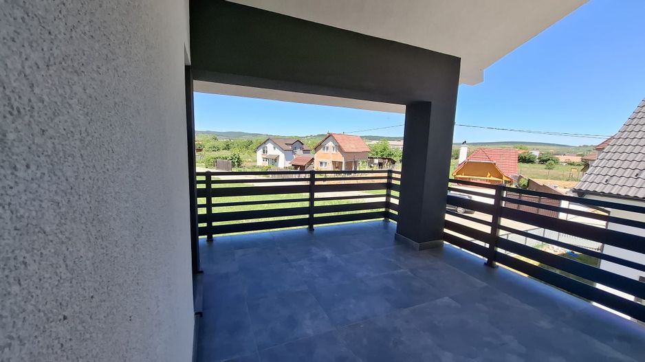 Casa Individuala NOUA in Cristian, curte frumoasa - Sibiu - Poză 1