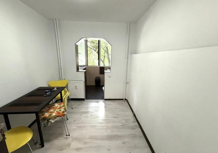 Apartamente cu 3 camere de închiriat , Militari-Uverturii - Poză 3