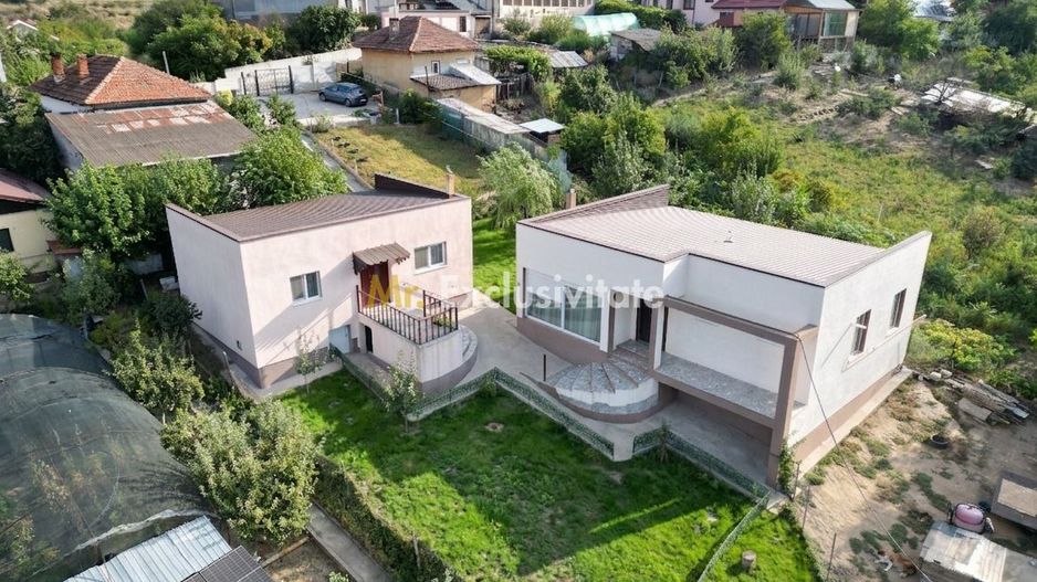 Doua case de vanzare in Carcea | 1.066 mp teren | 0% Comision - Poză 1