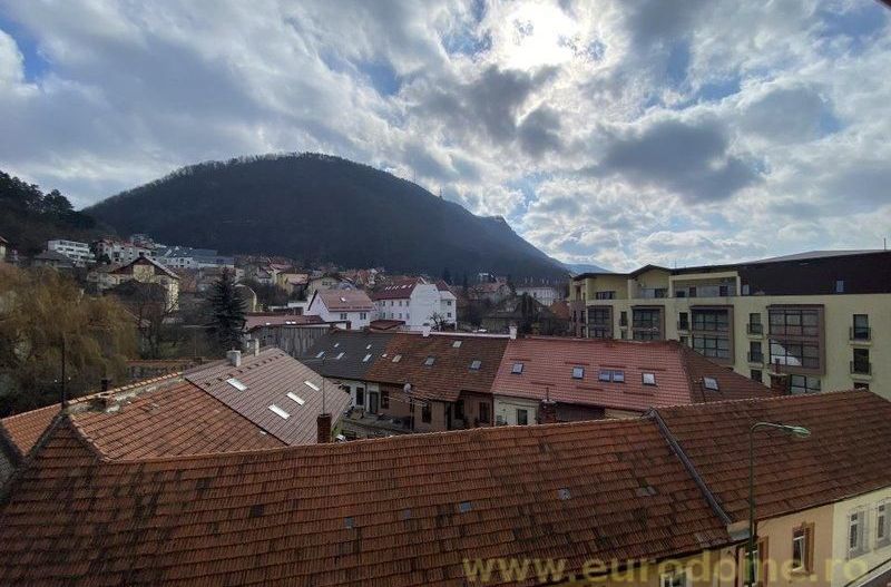 Vanzare Apartament in casa 4 Patria - Poză 1