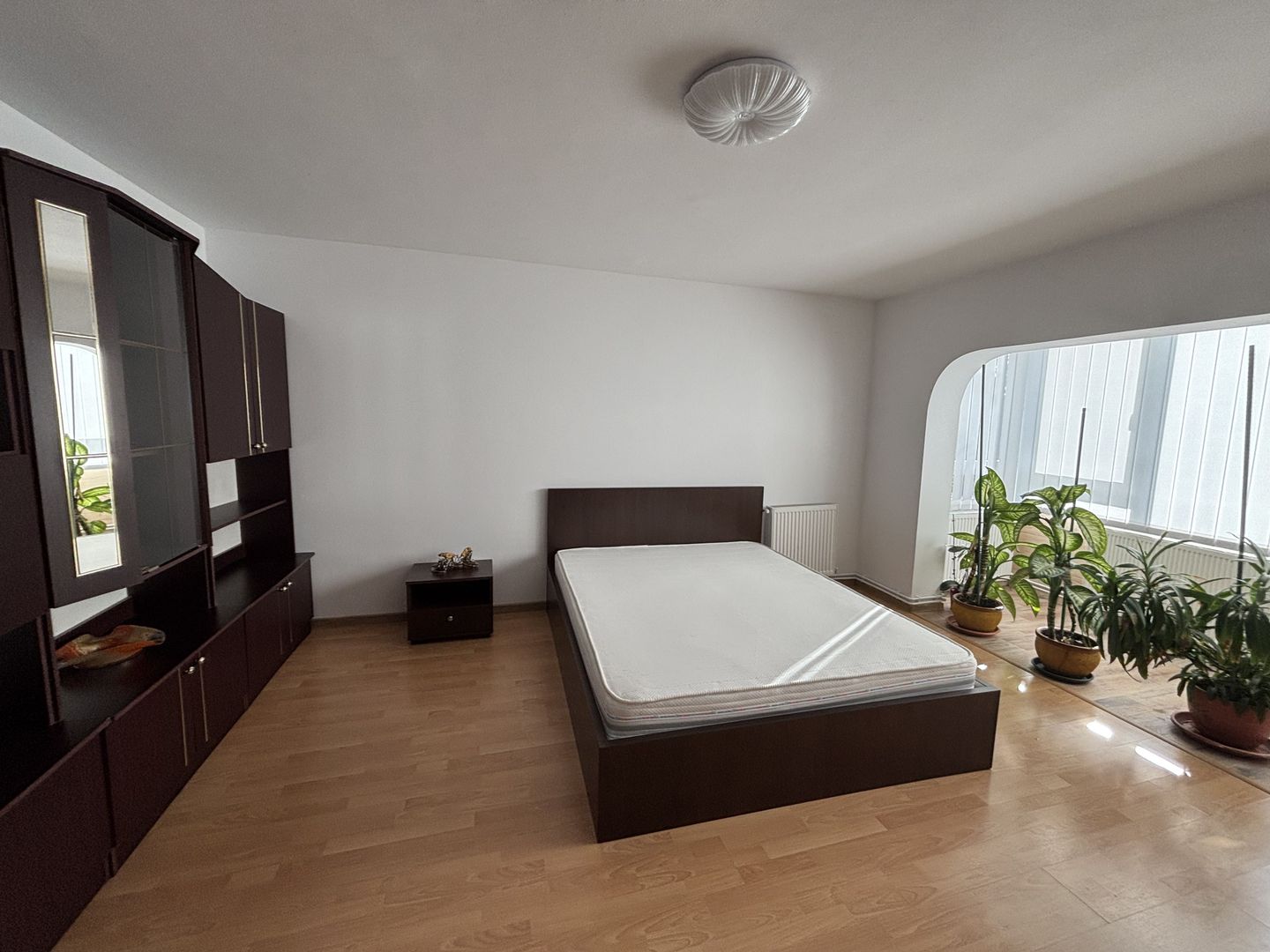 Apartament generos 2 camere - Poză 3