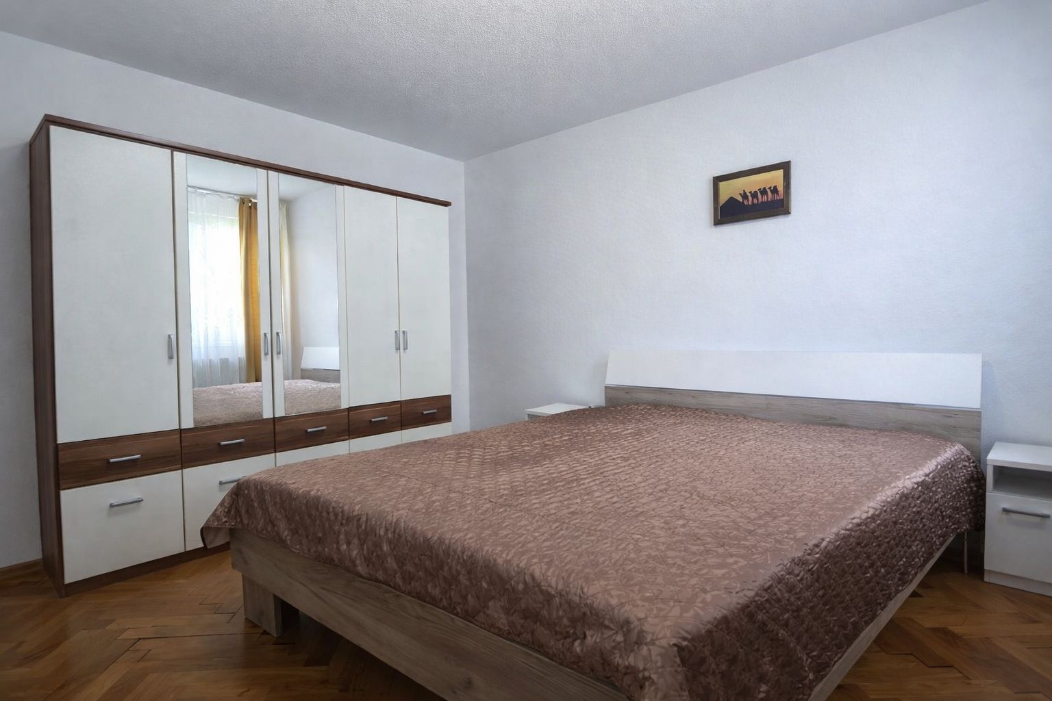 Apartament cu 3 camere in zona Semicentral ( Bodor Péter) - Poză 1