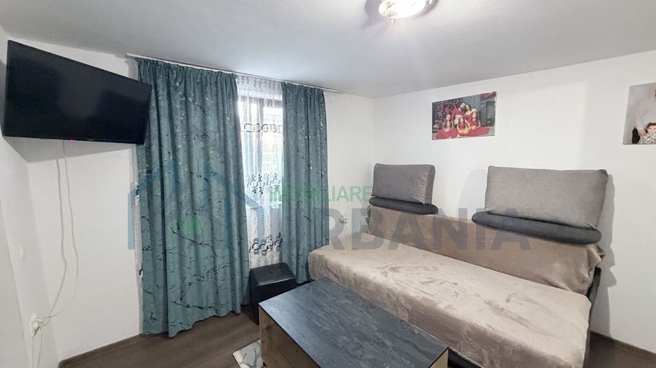 Casă de vânzare în Strunga, județul Iași - 2 camere, teren 1756 mp - Poză 3