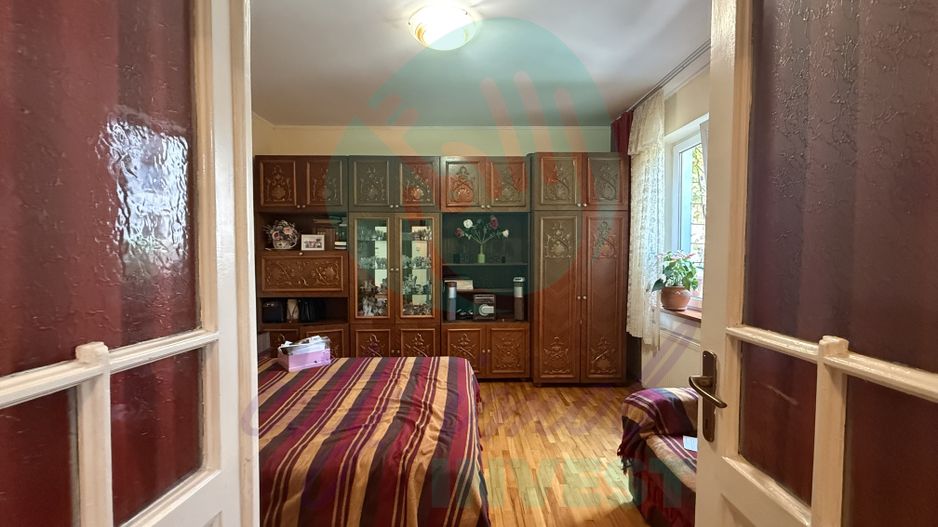 Casuta "bunicii" la 2 pasi de Calea Calarasilor - Poză 4