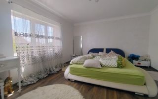 Vilă elegantă cu design luxos și grădină superb amenajată în Șag - Poză 16