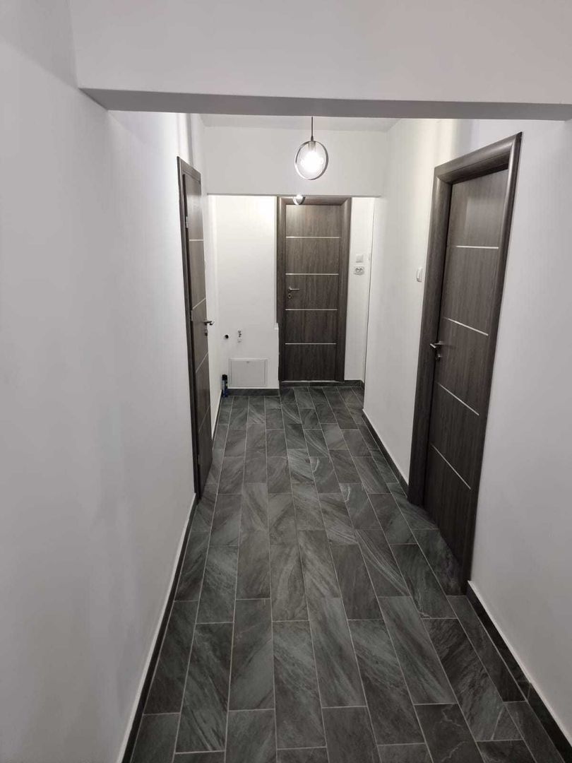 Închiriere Apartament 3 Camere – Zona Sebastian, Parter - Poză 2