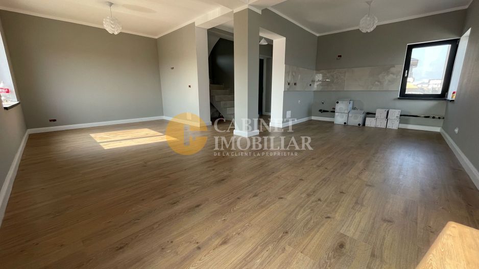 Vila 4 Camere Rediu - Poză 11