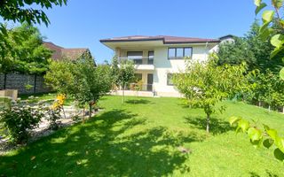 Vânzare vilă 8 camere | Grădină 500mp | 3 locuri de parcare - Poză 2