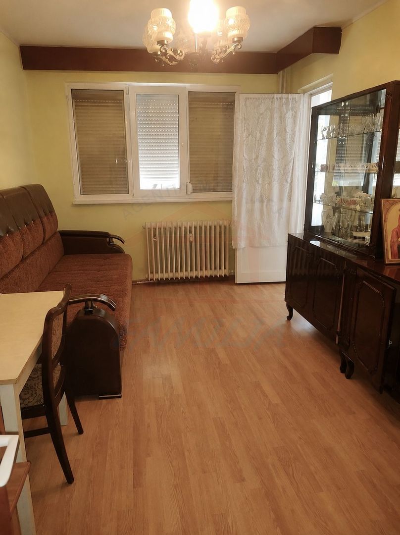 Apartament cu 2 camere decomandate, parter, luminos - Micro 13 - Poză 1