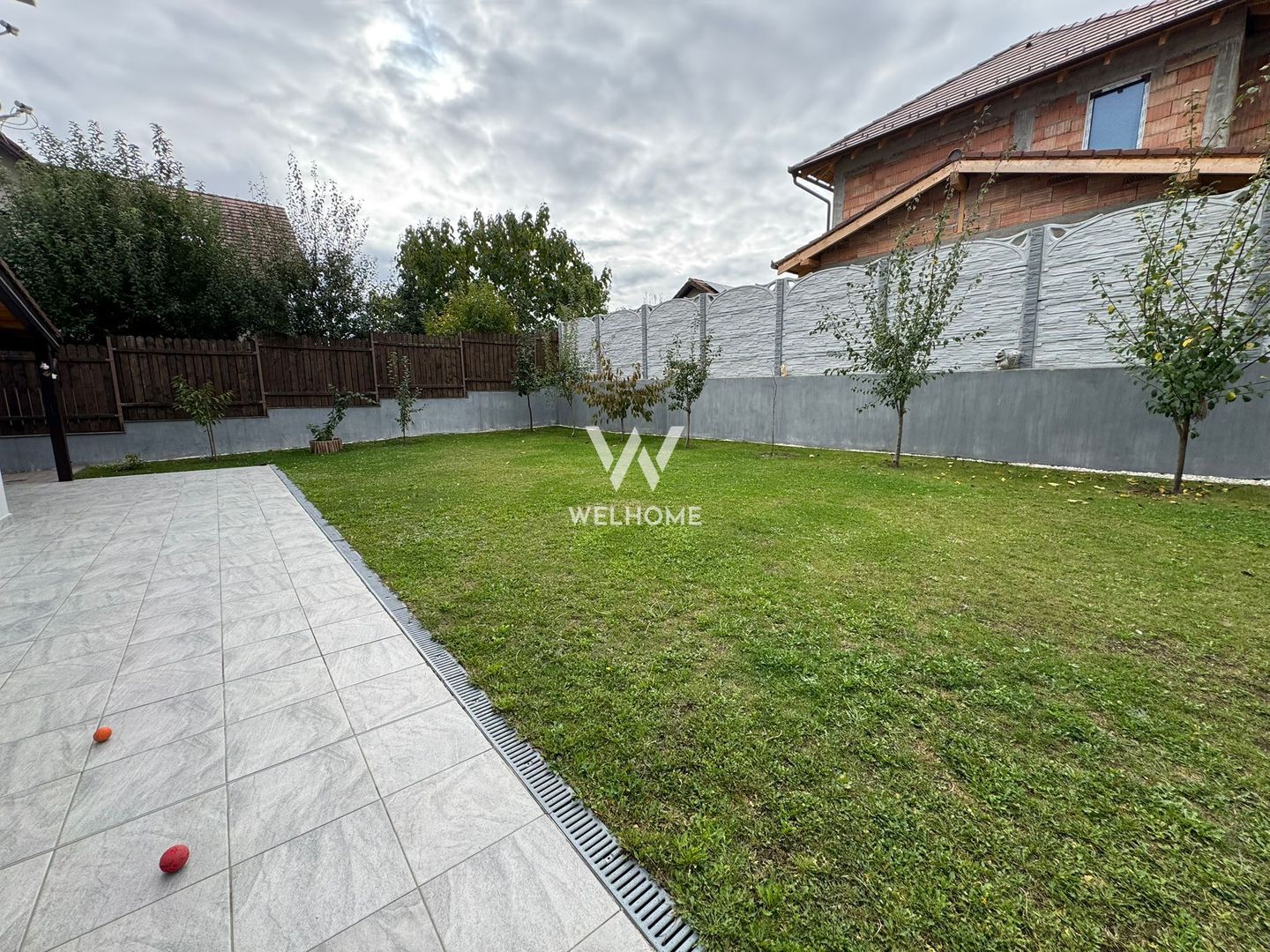 Casa superba , 5 camere si garaj ,zona linistita Sibiu - Poză 8