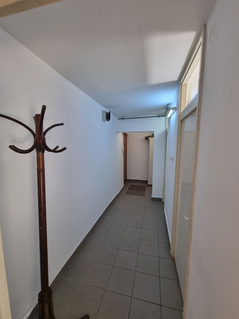 Girocului, et.3, 3 camere, 2 băi, centrală termică proprie - Poză 4