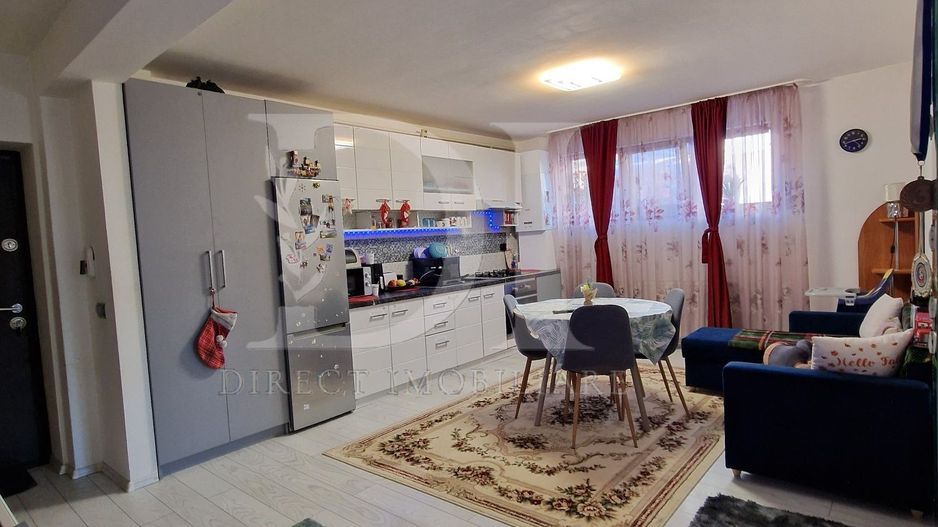 Apartament 3 camere de vânzare – Zona Eroilor, Florești - Poză 1