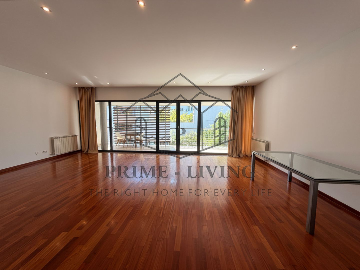 APARTAMENT LUMINOS  CU 4CAMERE LA INCHIRIERE IN DOROBANTI - Poză 1